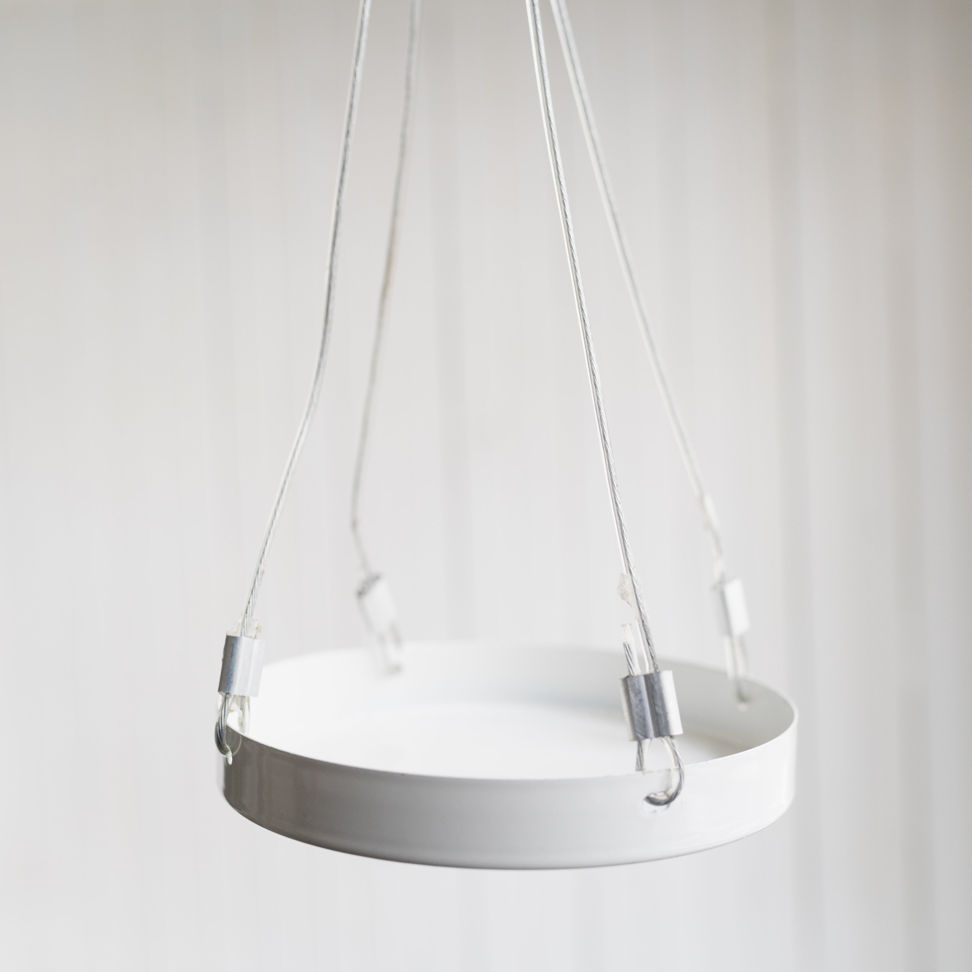 Round Hanging Tray - Metal, photo 4 of 8