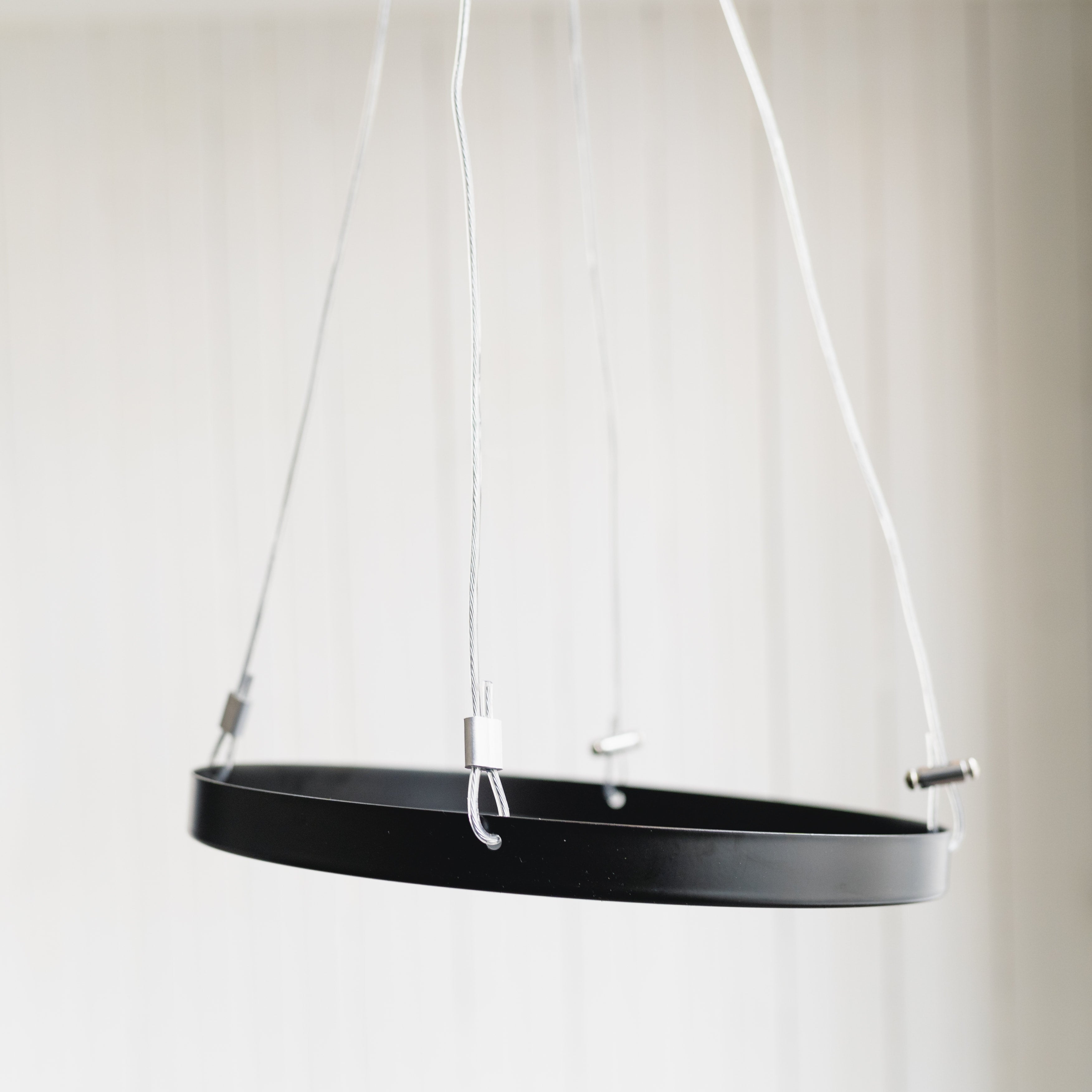 Round Hanging Tray - Metal, photo 2 of 8